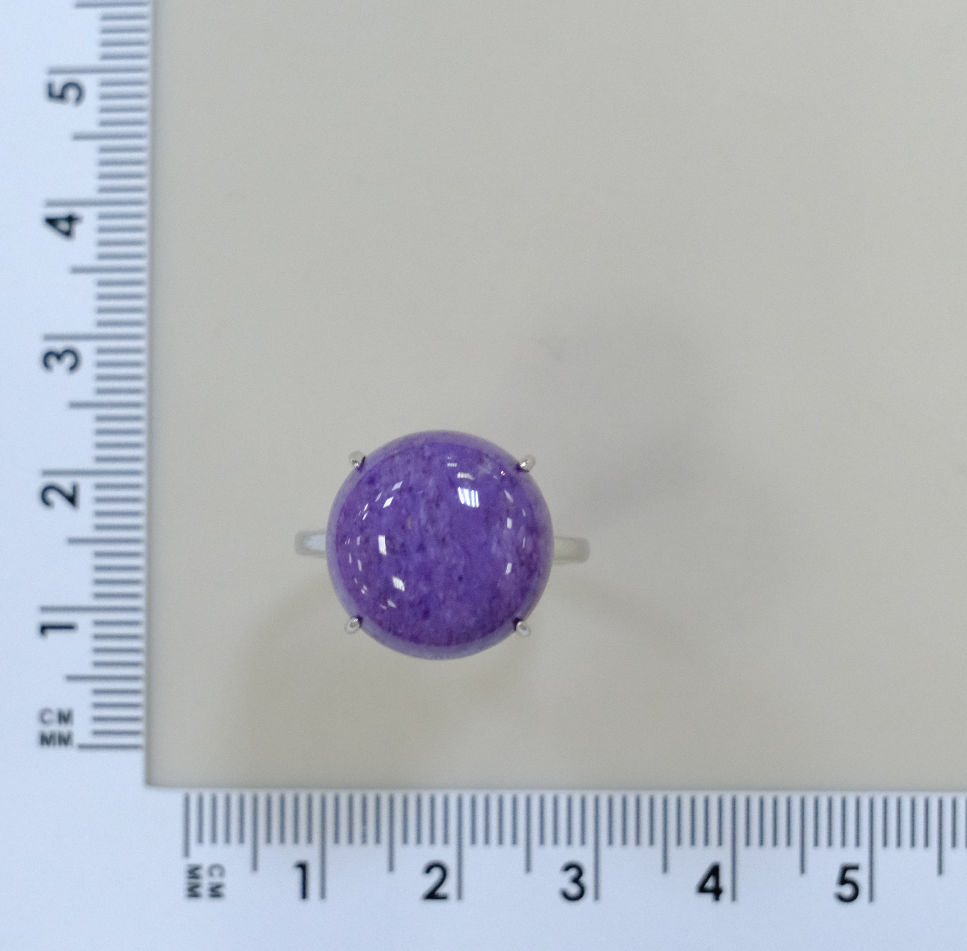 Серебряное кольцо с чароитом